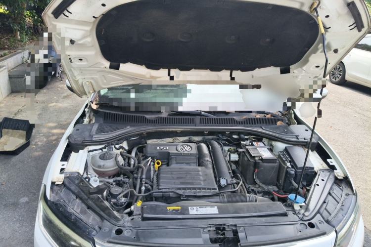 Used Volkswagen Sagitar 2019 280TSI DSG Luxury Version China VI Standard Engine Bay