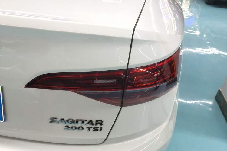 Used Volkswagen Sagitar 2019 200TSI DSG Comfort Version China VI Standard Exterior 3