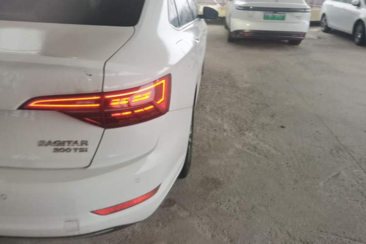 Used Volkswagen Sagitar 2019 200TSI DSG Comfort Version China VI Standard Exterior 3
