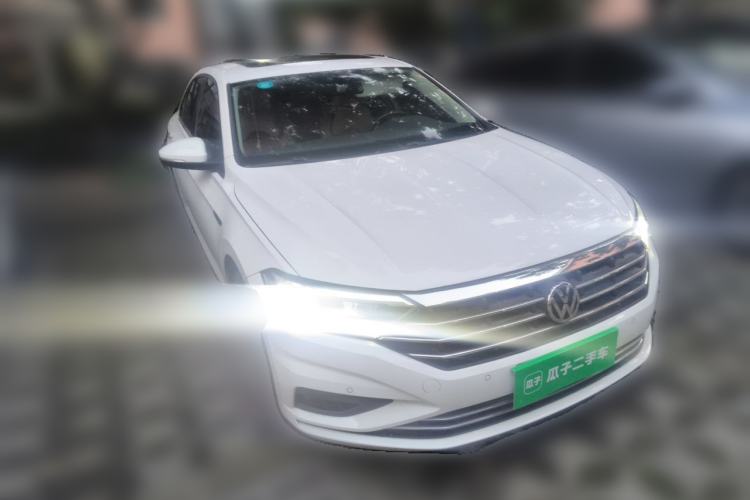Used Volkswagen Sagitar 2019 280TSI DSG Luxury Version China VI Standard Front Right 45 Deg