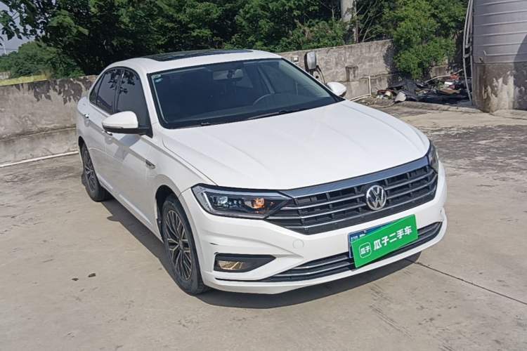 Used Volkswagen Sagitar 2019 200TSI DSG Comfort Version China VI Standard Front Right 45 Deg