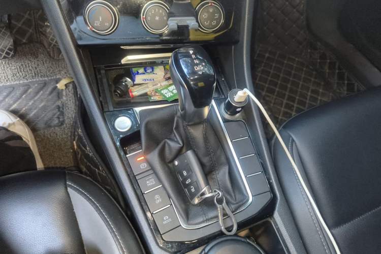 Used Volkswagen Sagitar 2019 280TSI DSG Comfort Version China VI Standard Gear Lever