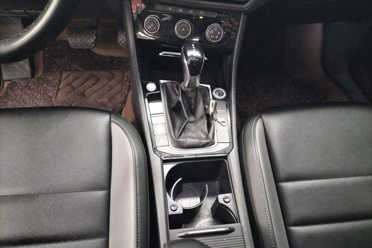 Used Volkswagen Sagitar 2019 280TSI DSG Comfort Version China VI Standard Gear Lever