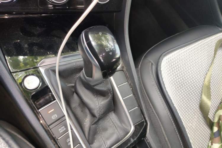 Used Volkswagen Sagitar 2019 200TSI DSG Comfort Version China VI Standard Gear Lever