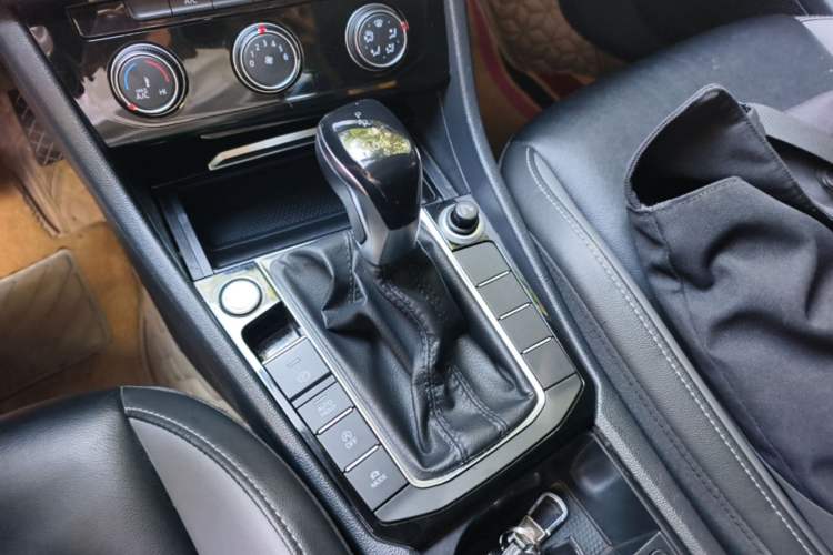 Used Volkswagen Sagitar 2019 280TSI DSG Comfort Version China VI Standard Gear Lever