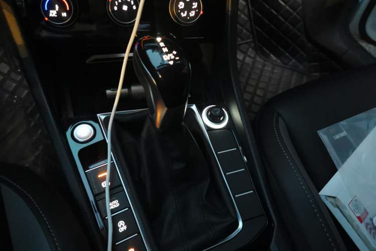 Used Volkswagen Sagitar 2019 200TSI DSG Comfort Version China VI Standard Gear Lever