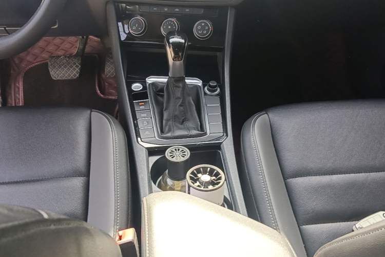 Used Volkswagen Sagitar 2019 200TSI DSG Comfort Version China VI Standard Gear Lever