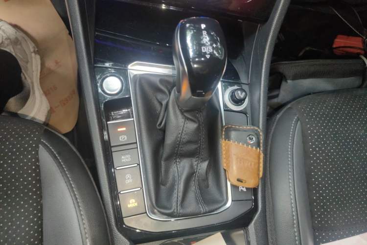 Used Volkswagen Sagitar 2019 280TSI DSG Luxury Version China VI Standard Gear Lever