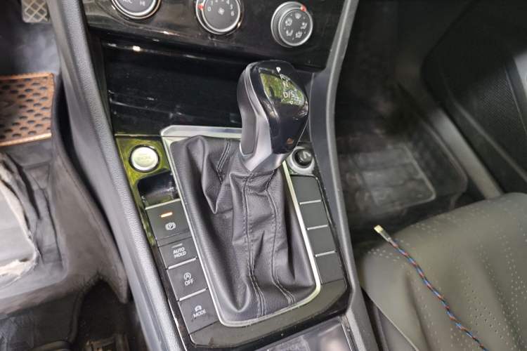 Used Volkswagen Sagitar 2019 280TSI DSG Comfort Version China VI Standard Gear Lever