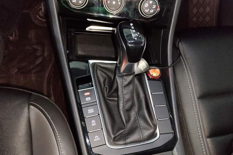 Used Volkswagen Sagitar 2019 200TSI DSG Comfort Version China V Standard Gear Lever