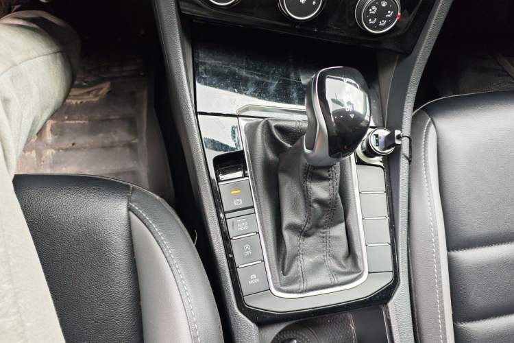 Used Volkswagen Sagitar 2019 280TSI DSG Comfort Version China VI Standard Gear Lever