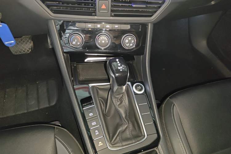 Used Volkswagen Sagitar 2019 280TSI DSG Comfort Version China VI Standard Gear Lever