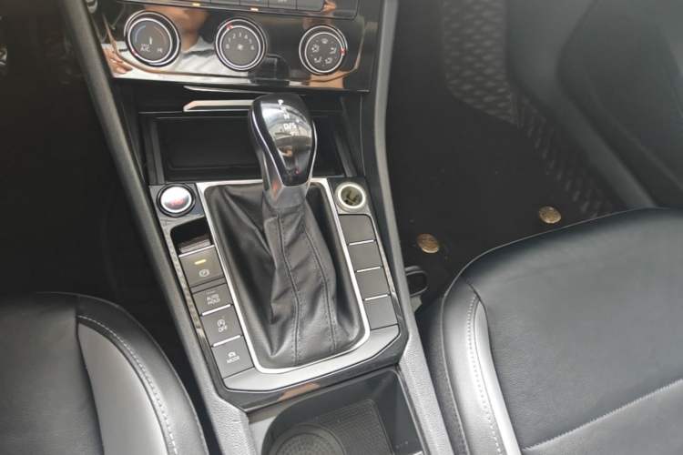 Used Volkswagen Sagitar 2019 280TSI DSG Comfort Version China V Standard Gear Lever