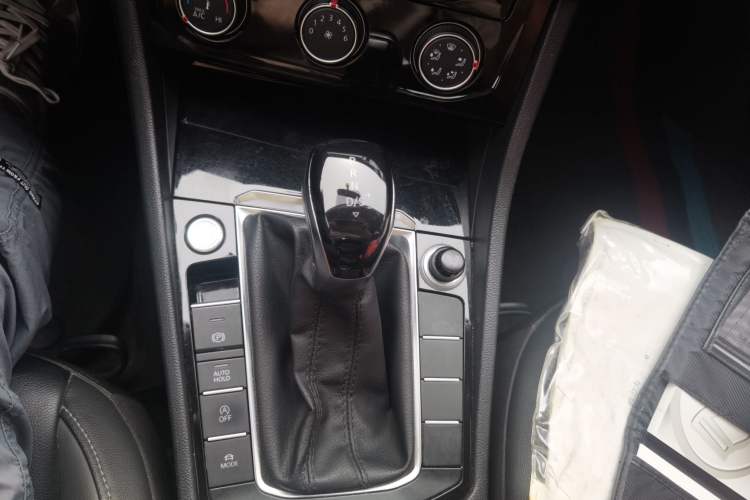 Used Volkswagen Sagitar 2019 280TSI DSG Comfort Version China VI Standard Gear Lever