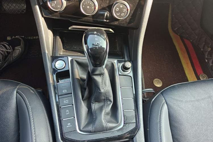 Used Volkswagen Sagitar 2019 200TSI DSG Comfort Version China VI Standard Gear Lever