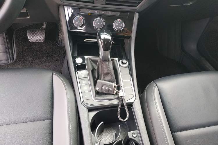 Used Volkswagen Sagitar 2019 280TSI DSG Comfort Version China VI Standard Gear Lever