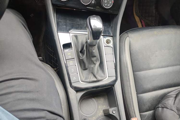 Used Volkswagen Sagitar 2019 200TSI DSG Comfort Version China V Standard Gear Lever