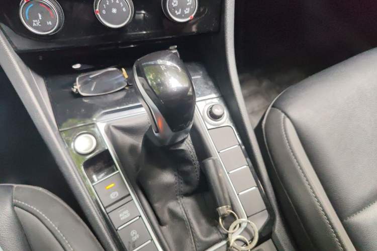 Used Volkswagen Sagitar 2019 280TSI DSG Comfort Version China VI Standard Gear Lever