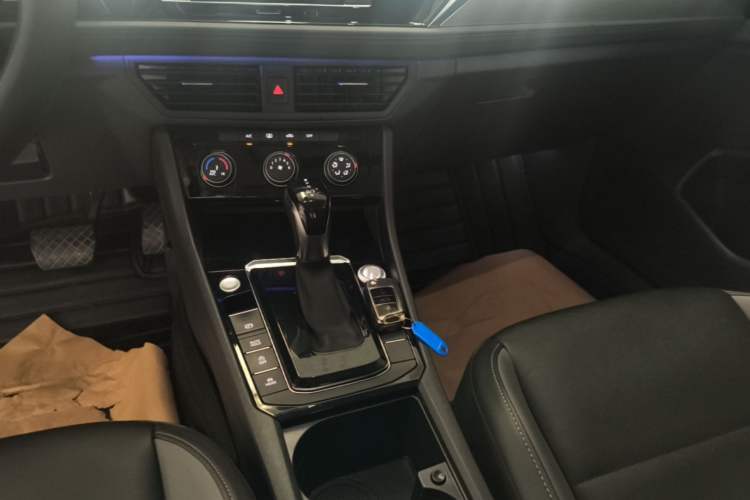 Used Volkswagen Sagitar 2019 200TSI DSG Comfort Version China VI Standard Gear Lever