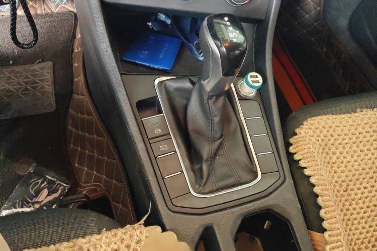 Used Volkswagen Sagitar 2019 200TSI DSG Fashion Edition China VI Standard Gear Lever