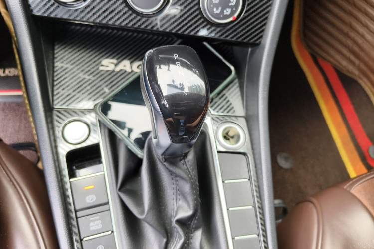 Used Volkswagen Sagitar 2019 200TSI DSG Comfort Version China VI Standard Gear Lever