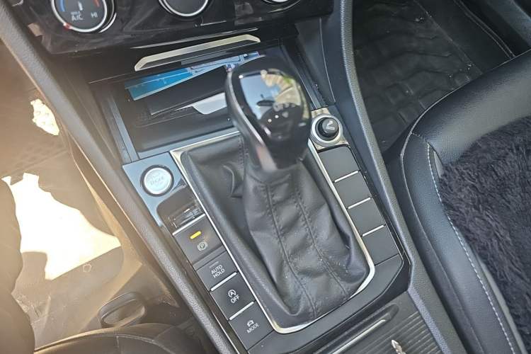 Used Volkswagen Sagitar 2019 280TSI DSG Comfort Version China VI Standard Gear Lever