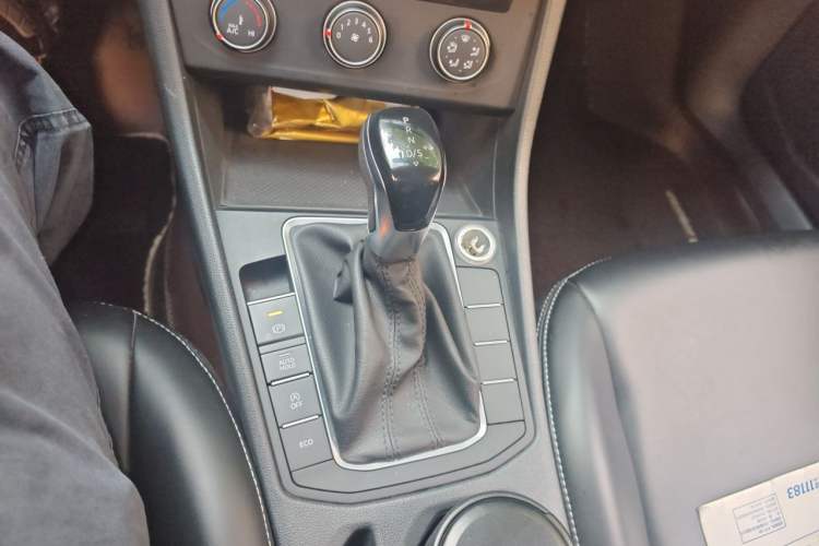 Used Volkswagen Sagitar 2019 200TSI DSG Fashion Edition China VI Standard Gear Lever