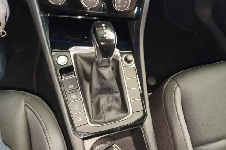 Used Volkswagen Sagitar 2019 280TSI DSG Comfort Version China VI Standard Gear Lever