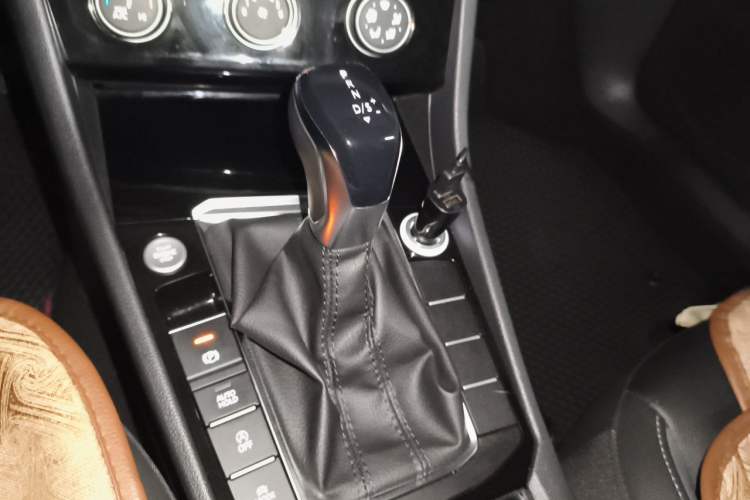 Used Volkswagen Sagitar 2019 280TSI DSG Comfort Version China VI Standard Gear Lever
