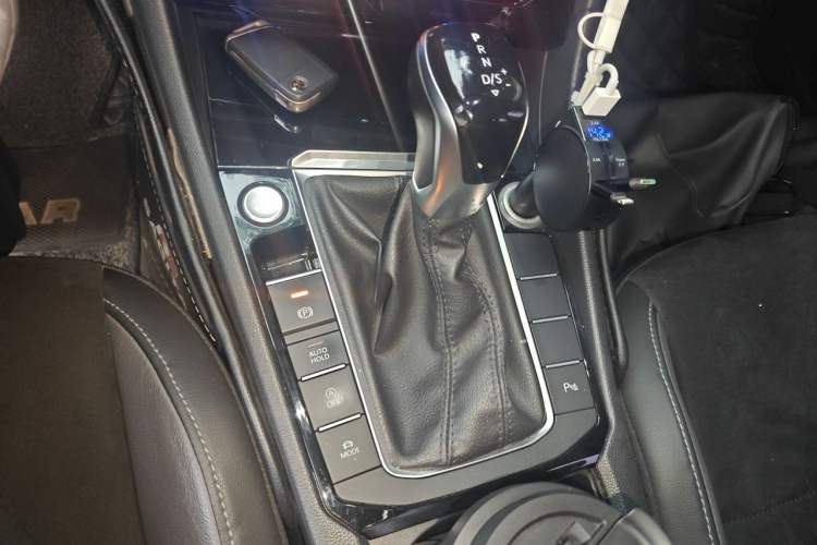 Used Volkswagen Sagitar 2019 280TSI DSG Luxury Model China V Emission Standard Gear Lever