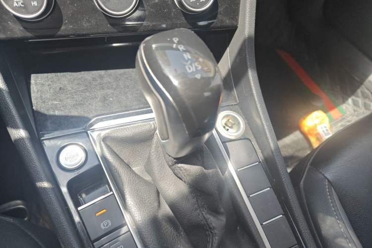 Used Volkswagen Sagitar 2019 280TSI DSG Comfort Version China VI Standard Gear Lever