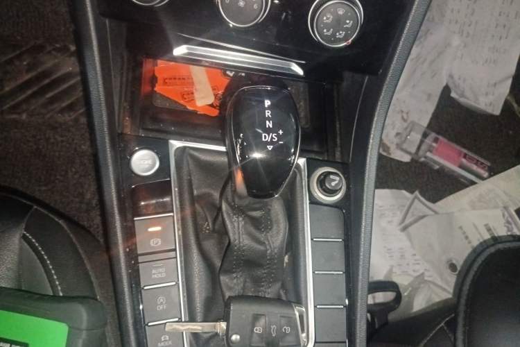 Used Volkswagen Sagitar 2019 200TSI DSG Comfort Version China VI Standard Gear Lever