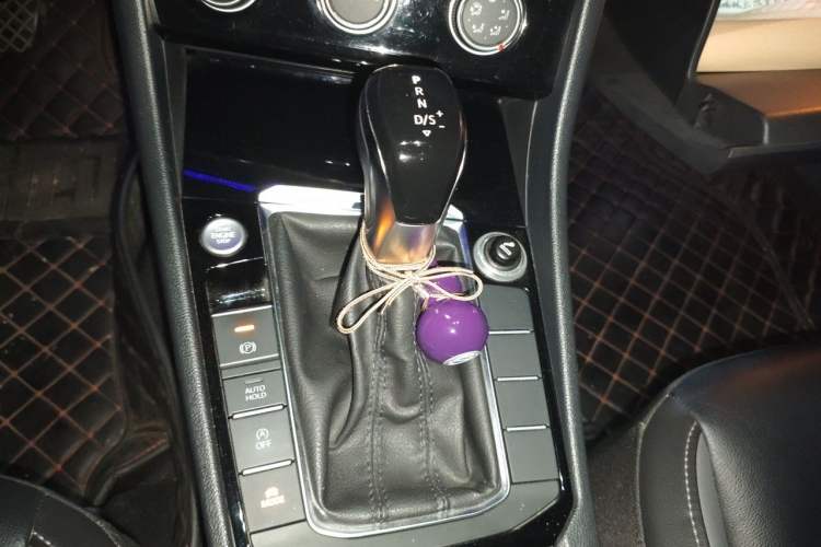 Used Volkswagen Sagitar 2019 200TSI DSG Comfort Version China VI Standard Gear Lever