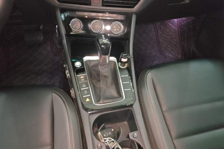 Used Volkswagen Sagitar 2019 200TSI DSG Comfort Version China VI Standard Gear Lever