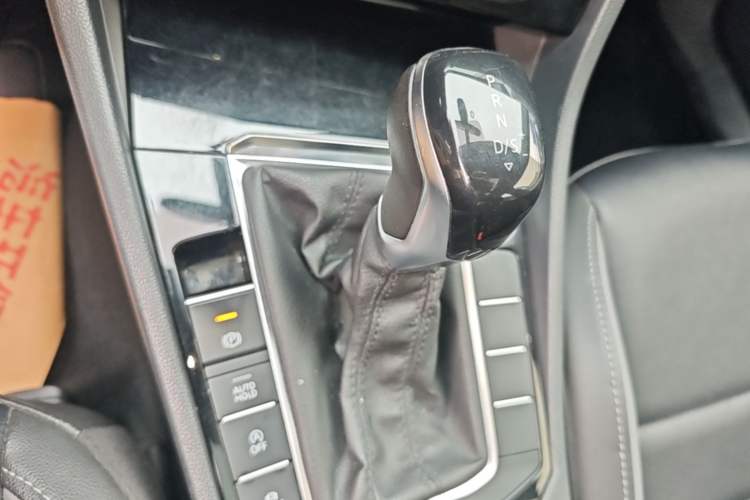 Used Volkswagen Sagitar 2019 200TSI DSG Comfort Version China VI Standard Gear Lever