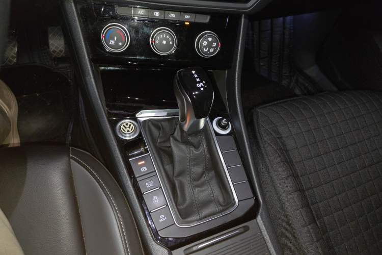Used Volkswagen Sagitar 2019 280TSI DSG Comfort Version China VI Standard Gear Lever