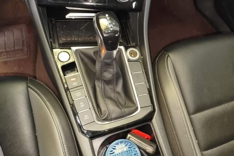 Used Volkswagen Sagitar 2019 280TSI DSG Comfort Version China VI Standard Gear Lever