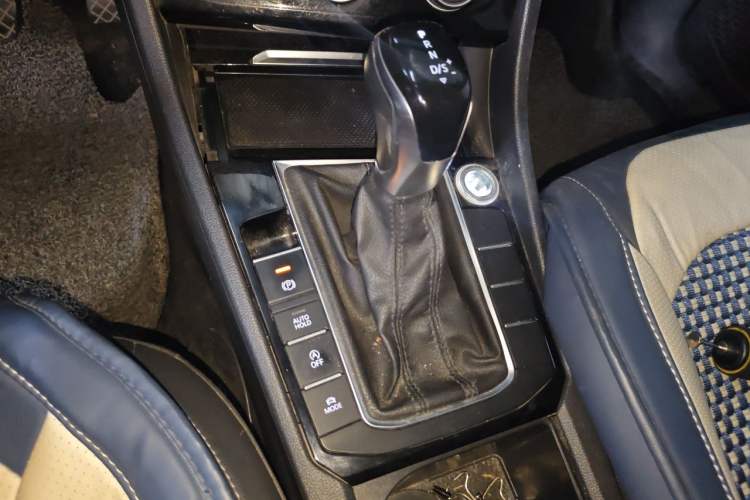 Used Volkswagen Sagitar 2019 280TSI DSG Comfort Version China VI Standard Gear Lever