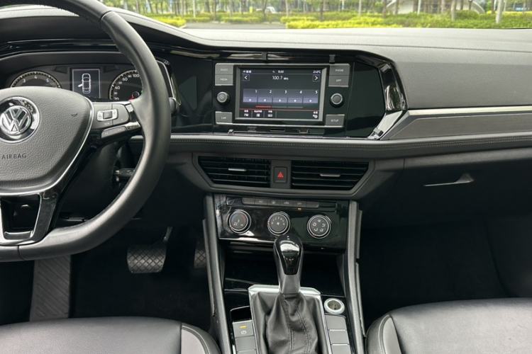 Used Volkswagen Sagitar 2019 200TSI DSG Comfort Version China V Standard Gear Lever