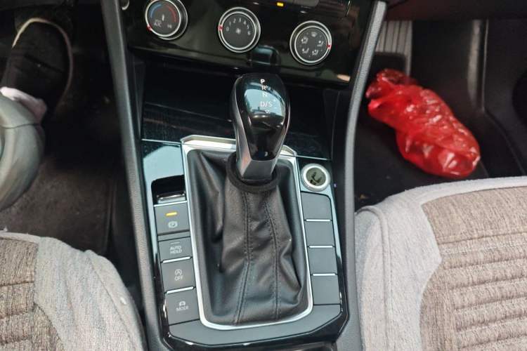 Used Volkswagen Sagitar 2019 280TSI DSG Comfort Version China VI Standard Gear Lever