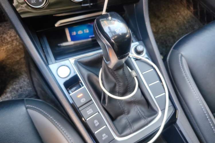 Used Volkswagen Sagitar 2019 280TSI DSG Comfort Version China VI Standard Gear Lever