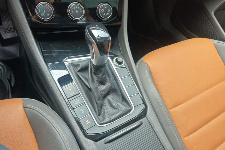 Used Volkswagen Sagitar 2019 280TSI DSG Comfort Version China VI Standard Gear Lever
