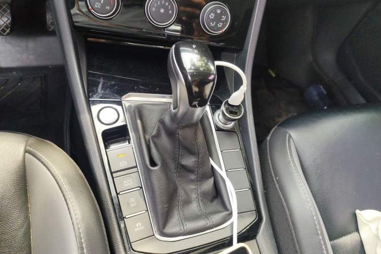 Used Volkswagen Sagitar 2019 280TSI DSG Comfort Version China VI Standard Gear Lever