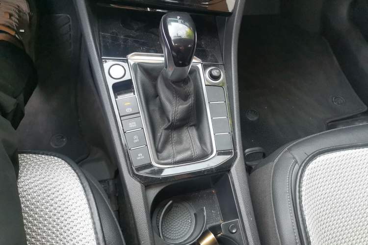 Used Volkswagen Sagitar 2019 200TSI DSG Comfort Version China VI Standard Gear Lever