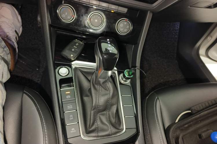 Used Volkswagen Sagitar 2019 200TSI DSG Comfort Version China VI Standard Gear Lever
