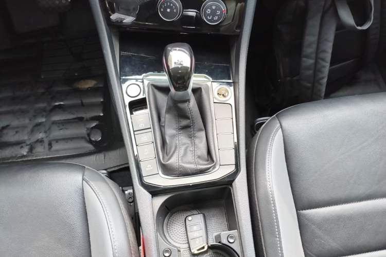 Used Volkswagen Sagitar 2019 200TSI DSG Comfort Version China VI Standard Gear Lever