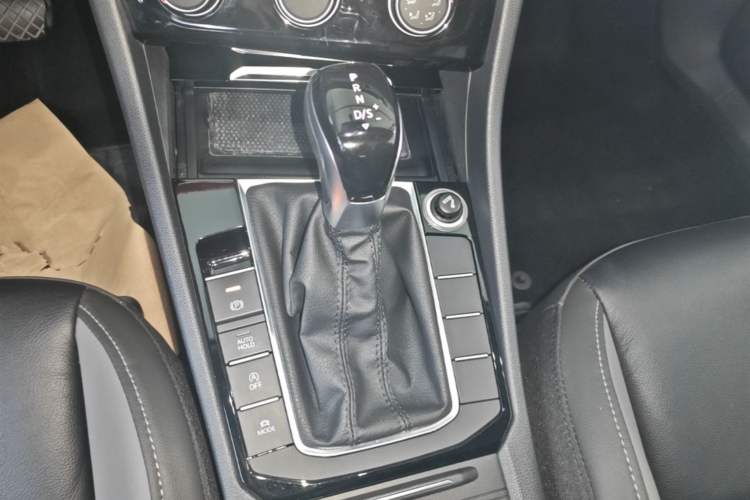 Used Volkswagen Sagitar 2019 280TSI DSG Comfort Version China V Standard Gear Lever