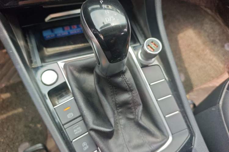 Used Volkswagen Sagitar 2019 200TSI DSG Comfort Version China VI Standard Gear Lever
