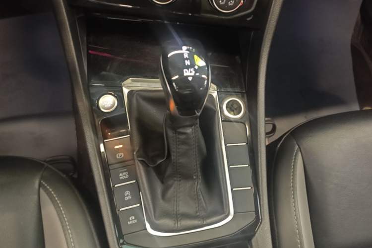 Used Volkswagen Sagitar 2019 280TSI DSG Comfort Version China VI Standard Gear Lever