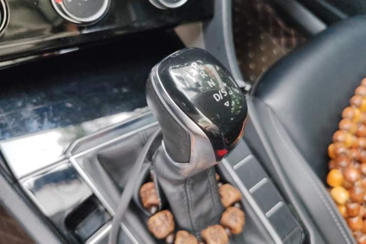 Used Volkswagen Sagitar 2019 280TSI DSG Comfort Version China VI Standard Gear Lever